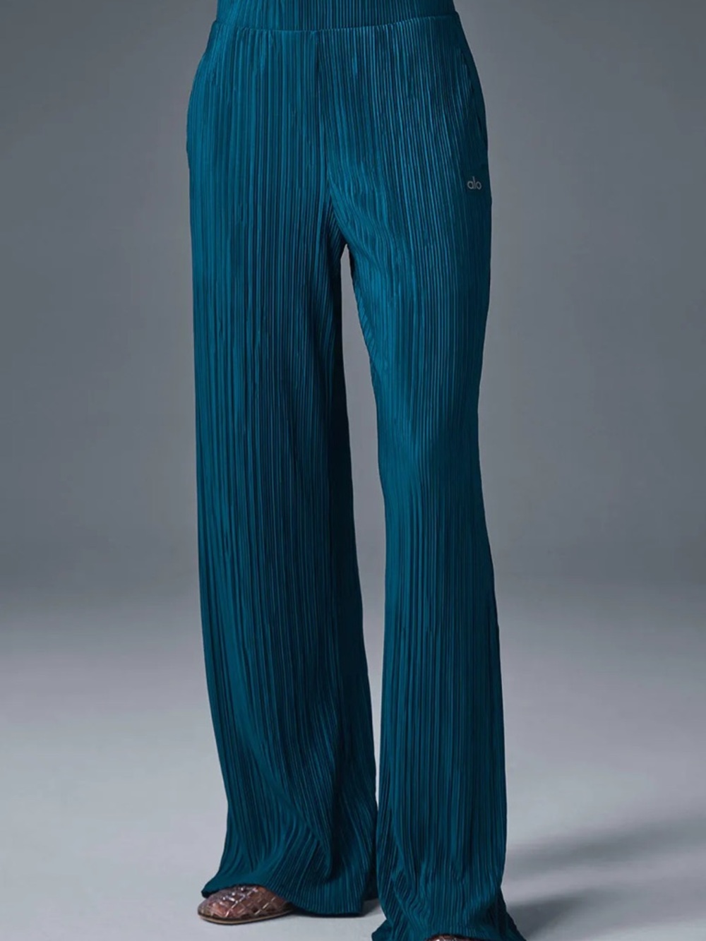 ALO Yoga High-waist Micro Plisse straight leg pants in Teal Blue